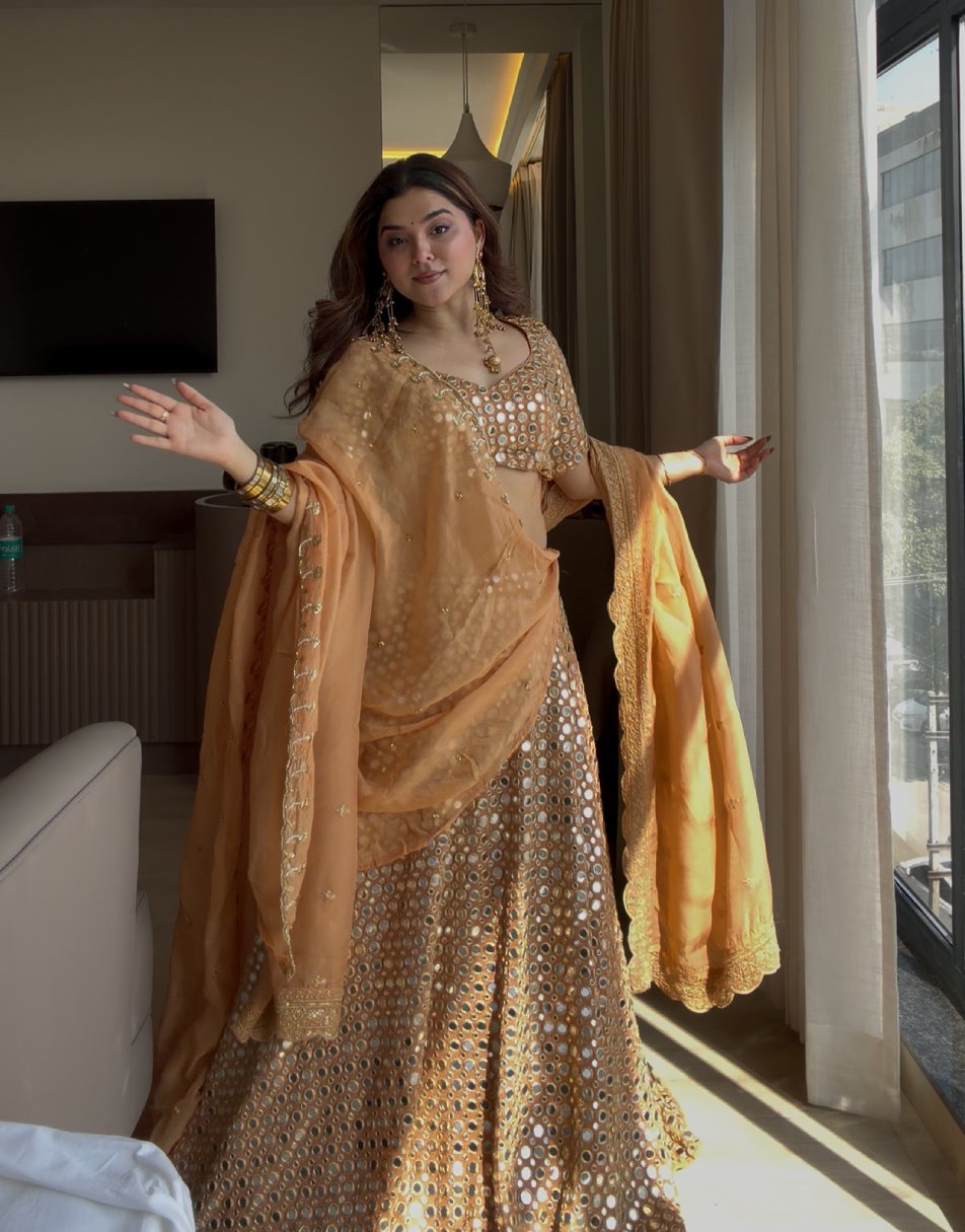 Sohna lehenga