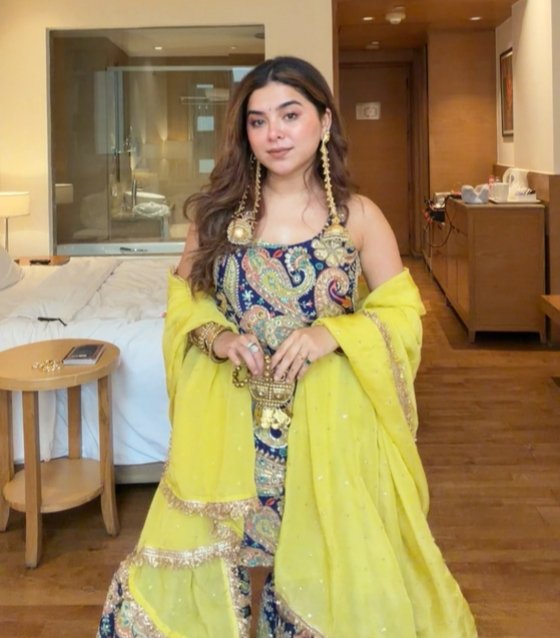 kalgi sharara set