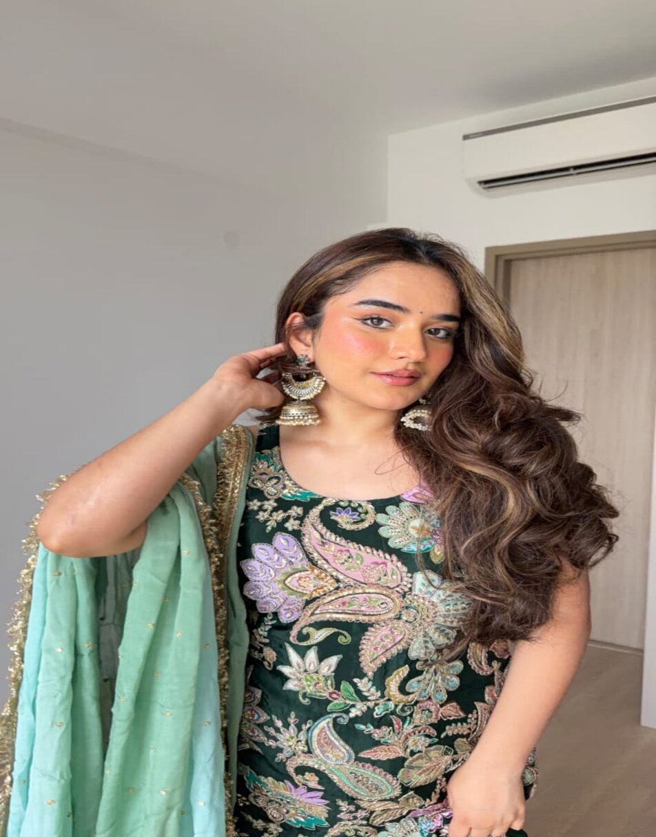 Peahen Sharara set