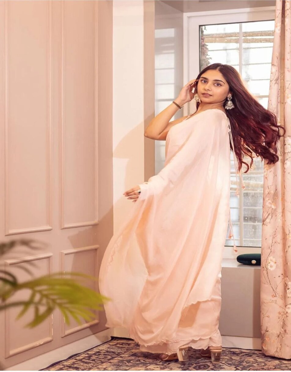 Peach Uppada Silk Saree With Scalloped Edges And Hand Embroidered Blouse