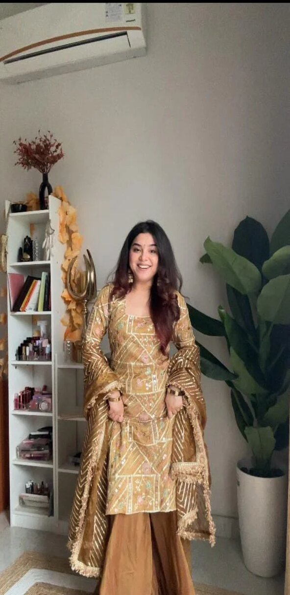 Golden Ranjha sharara set