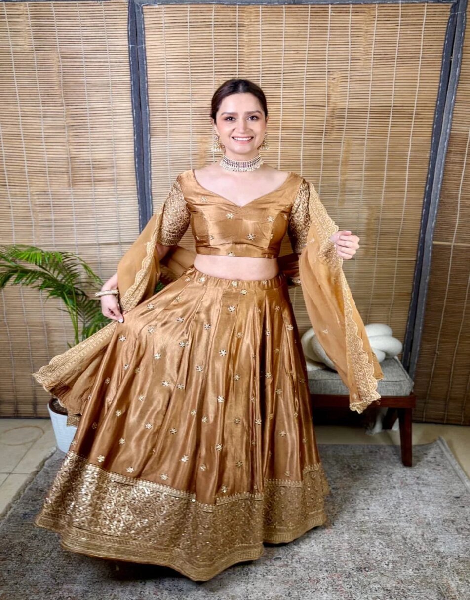 Golden Gajji Silk Lehenga With Tissue Duppatta