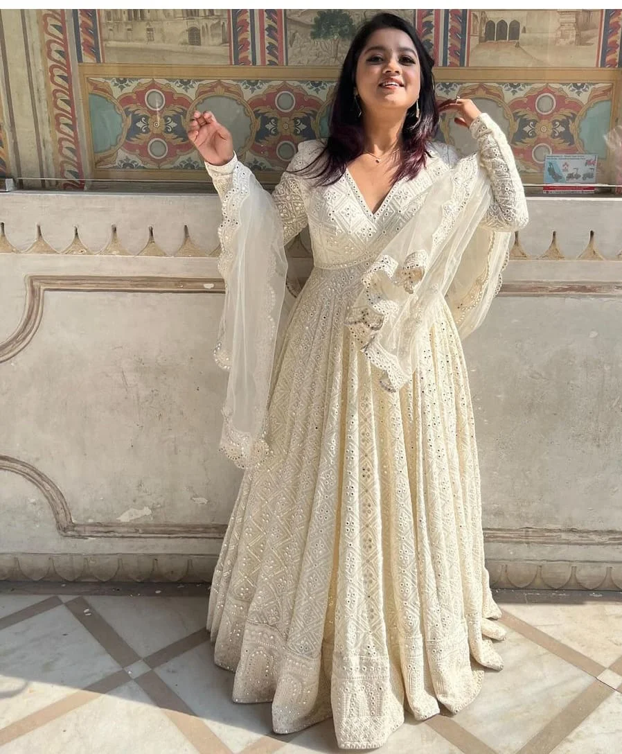 White luckwoni anarkali suit