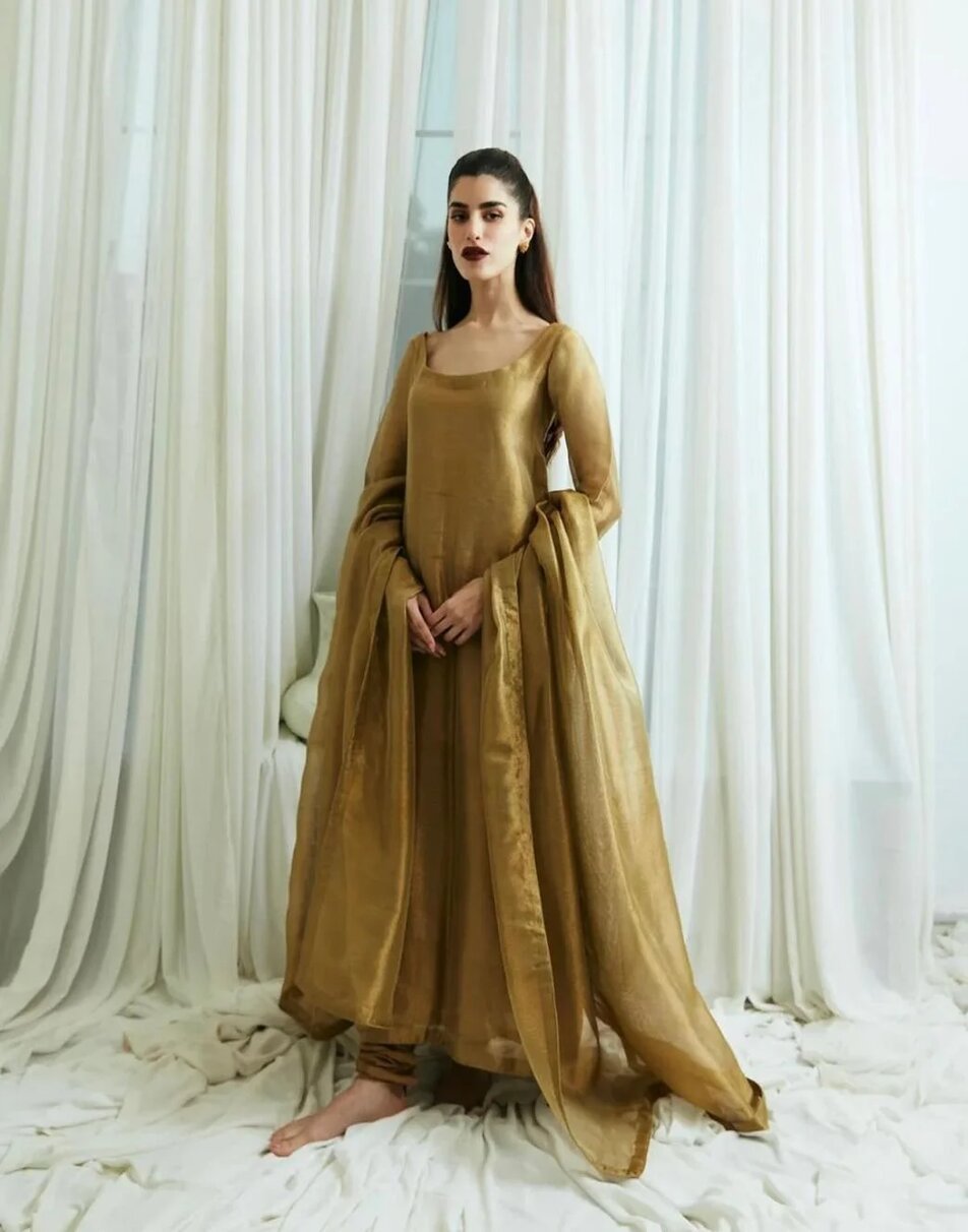 Golden tissue straight cut suit set